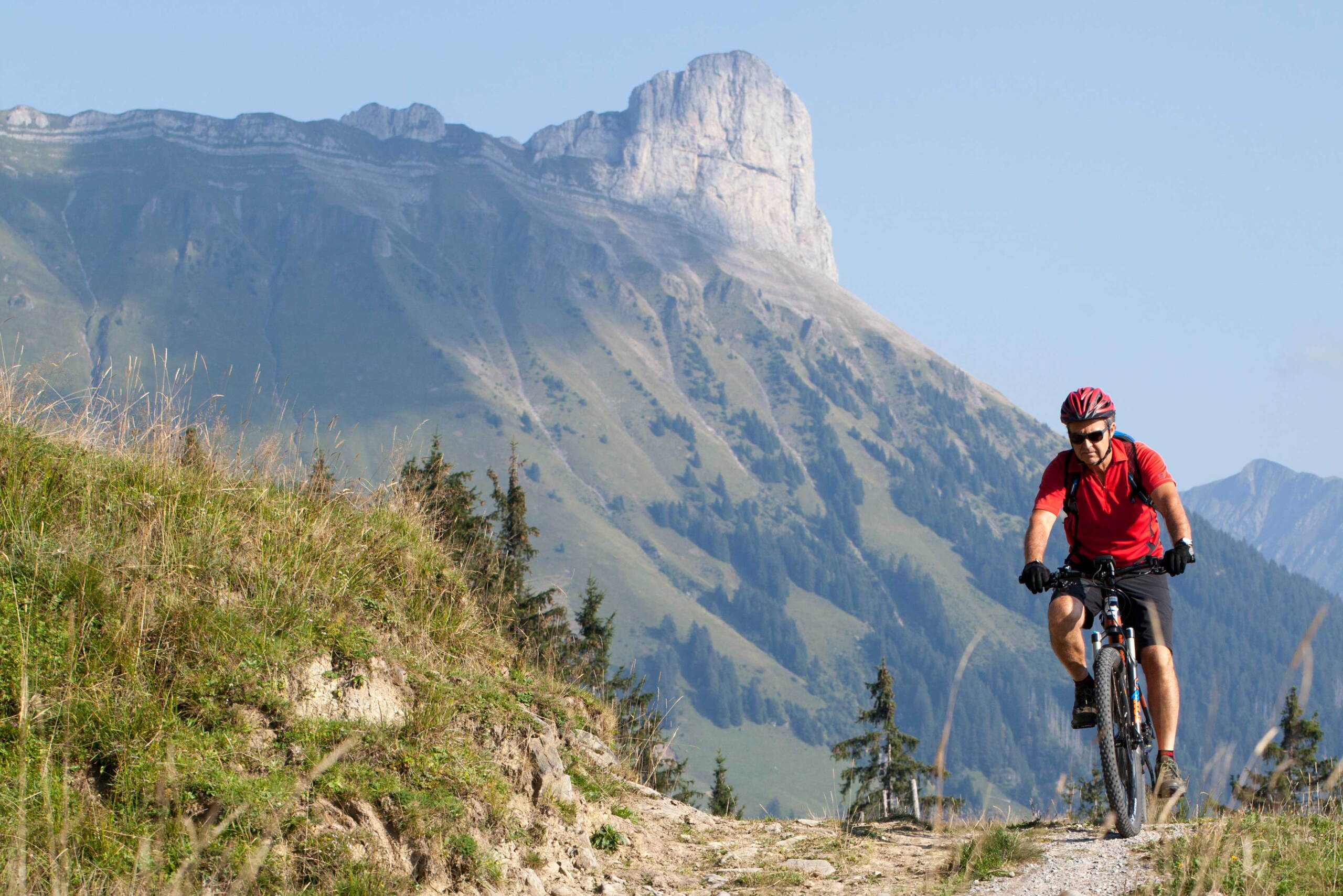 senior_biken_schrattenfluh_marbachegg_maurin-bisig.jpg