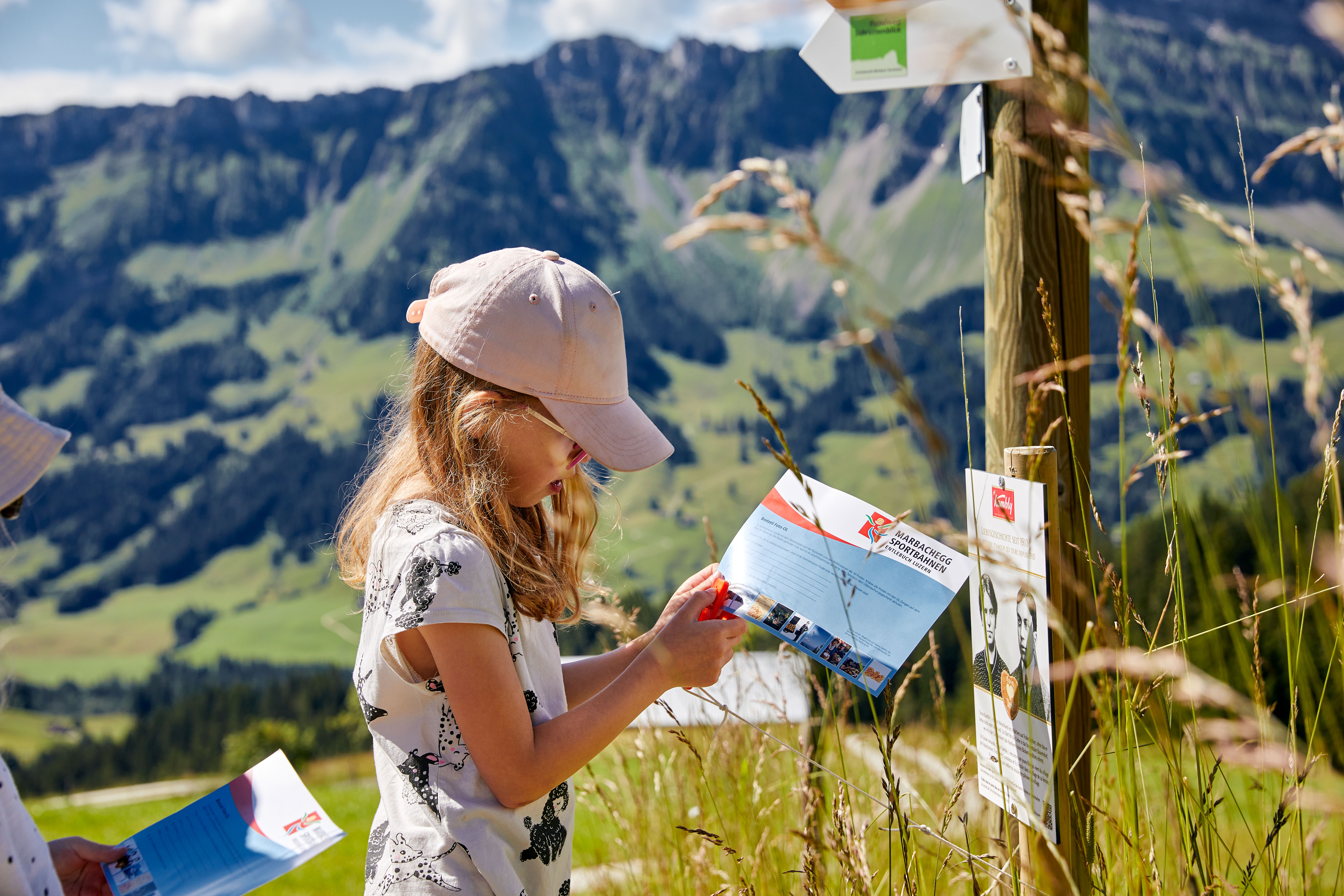 Bretzeli-Foto OL_Wandern_Familie_Marbachegg_Marbach_Beat Brechbuehl (1)