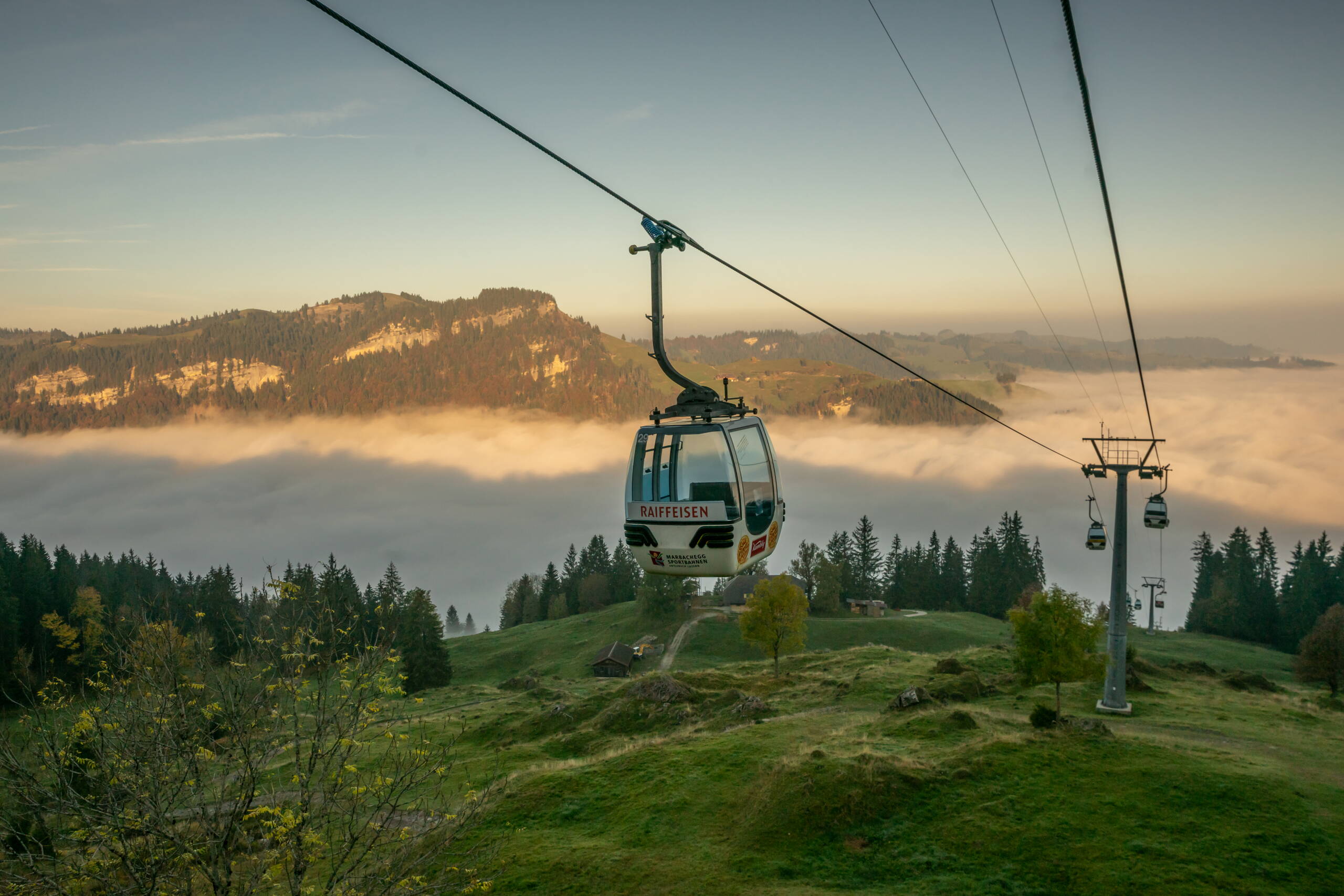herbst_nebelmeer_gondelbahn_marbachegg_jan_geerk_10_18.jpg herbst_nebelmeer_gondelbahn_marbachegg_jan_geerk_10_18.jpg