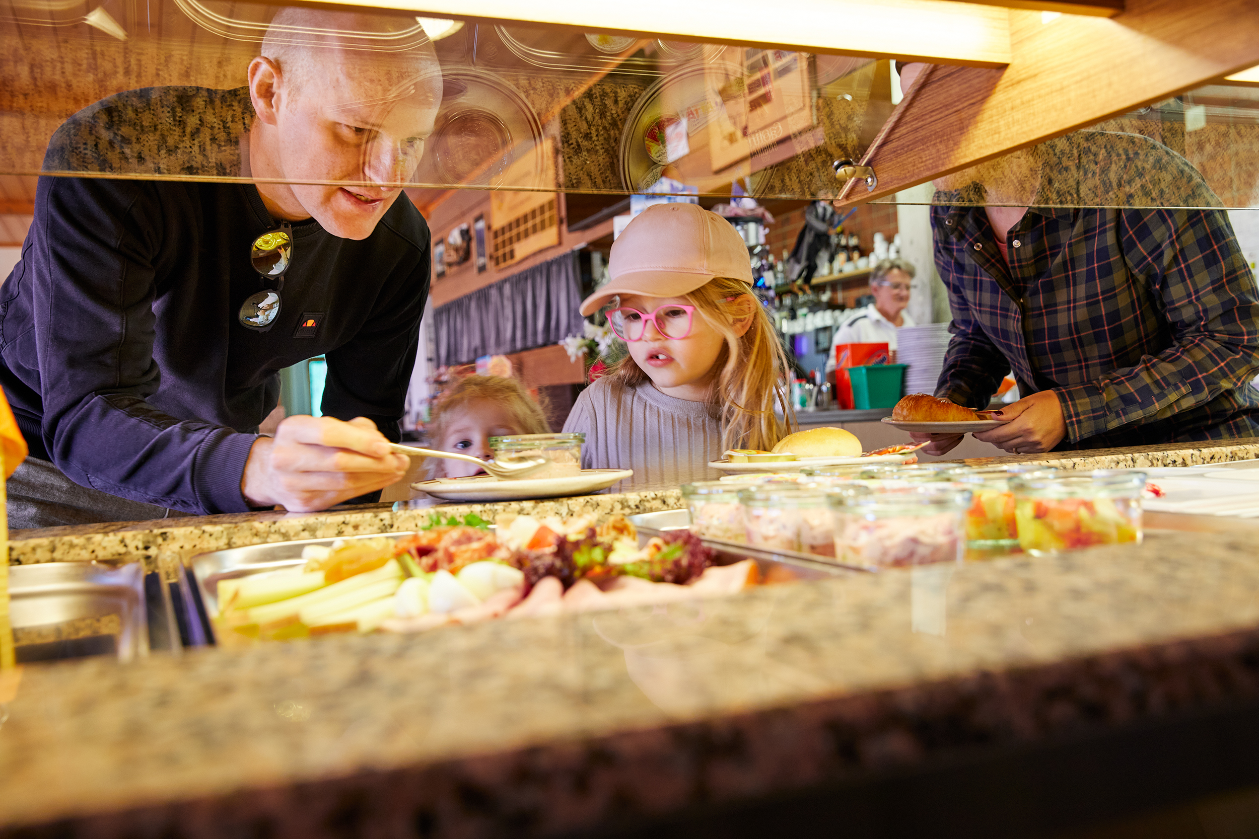 Bergzmorge_Buffet_Berggasthaus-Marbachegg_Marbach_Beat-Brechbuehl-(3)